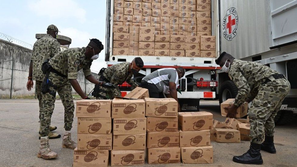 Côte d’Ivoire : Distribution de kits sanitaires dans les prisons