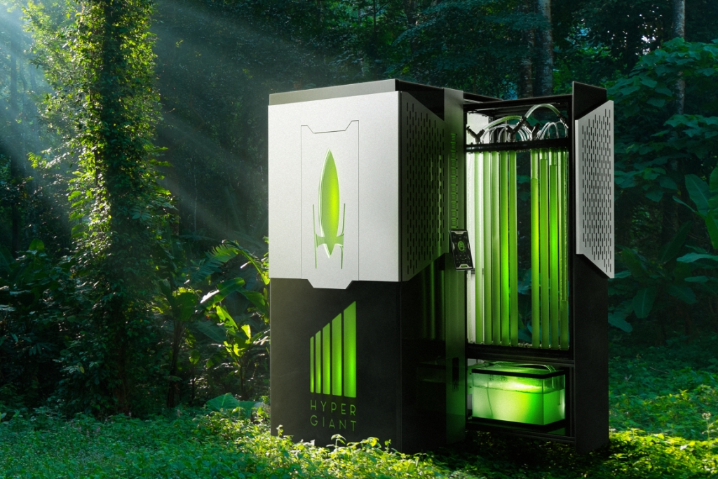 Ce bioréac­teur peut absor­ber autant de CO2 que 400 arbres