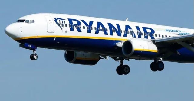 Royaume-Uni: deux hommes arrêtés pour une alerte à la bombe dans un avion Ryanair