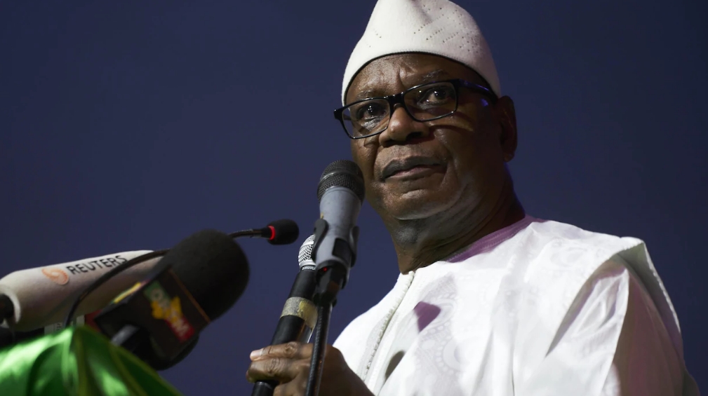 Mali : IBK quitte le pays, la junte discute avec la société civile