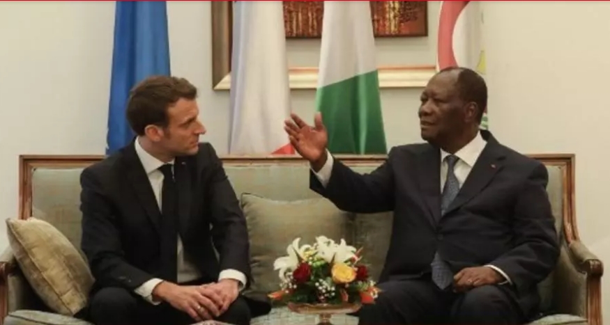 Côte d’Ivoire: le silence de l’Élysée après la rencontre Ouattara-Macron fait réagir
