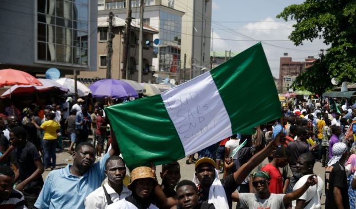 Tirs contre une manifestation pacifique à Lagos, bilan des victimes très controversé