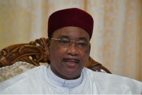 Sommet de N’Djamena: il faut « imposer la paix » au Mali (président Niger)