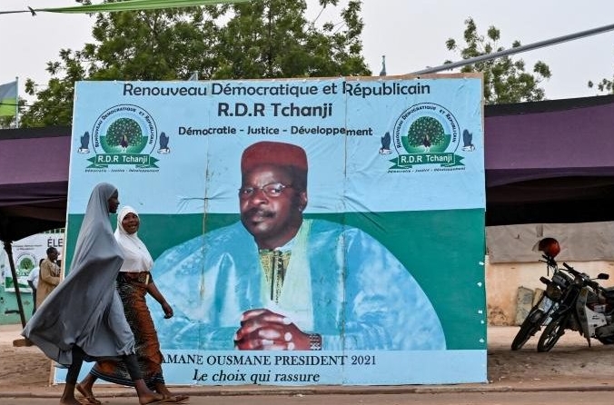 Présidentielle au Niger: duel de barons dimanche sur fond de crises
