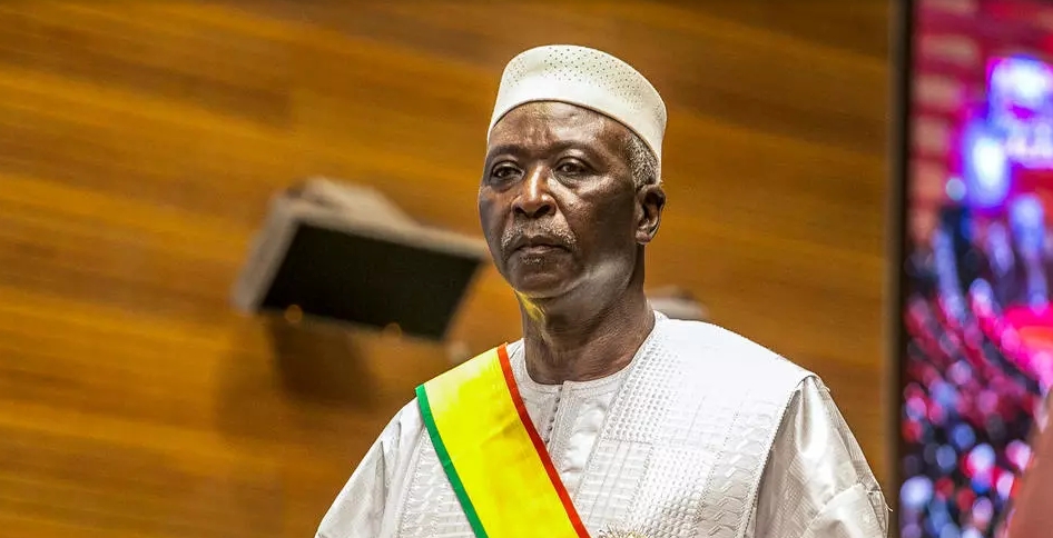 Mali : le président de la transition Bah N’Daw reçoit les responsables du M5