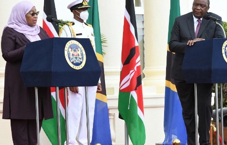 Tanzanie : Suluhu Hassan au Kenya, signature d’accords économiques