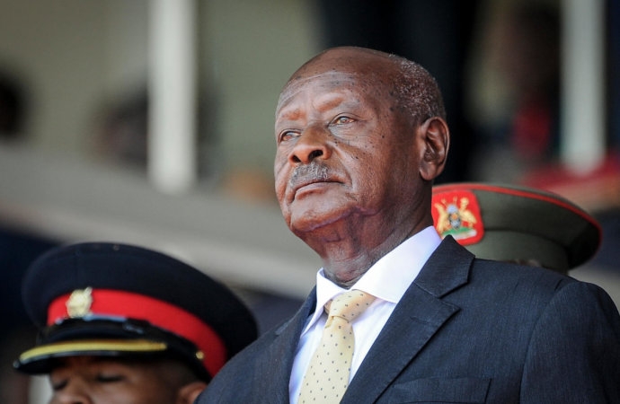 Ouganda: le président Museveni prête serment sous haute sécurité