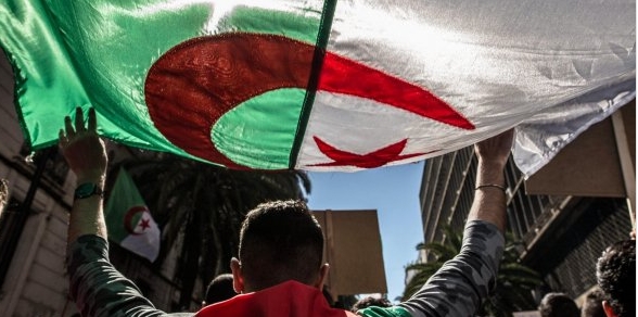 Algérie : appel contre « la criminalisation du Hirak »
