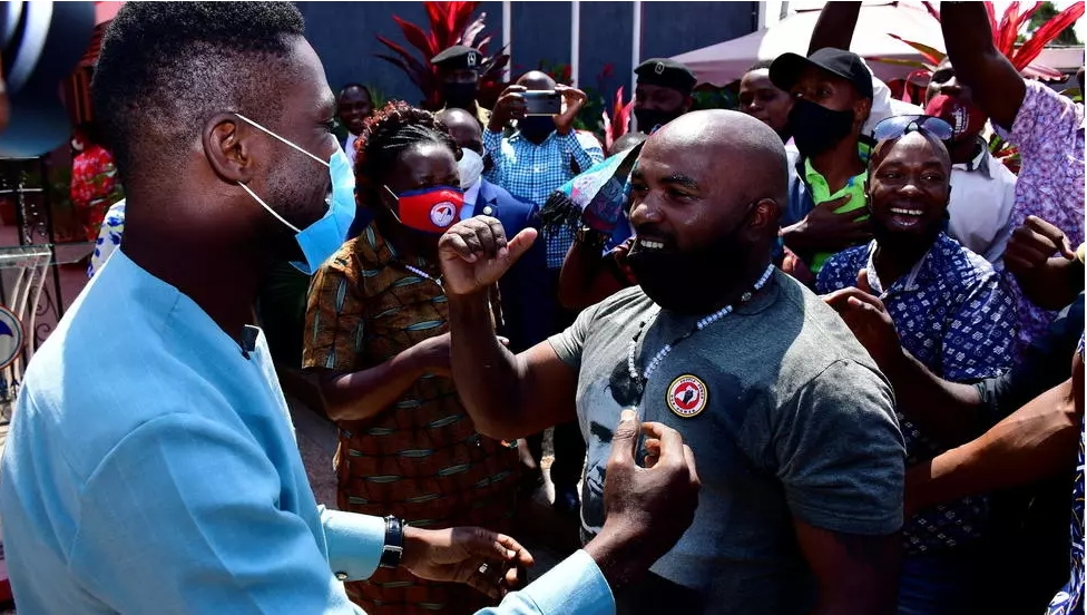 En Ouganda, libération de proches de l’opposant Bobi Wine