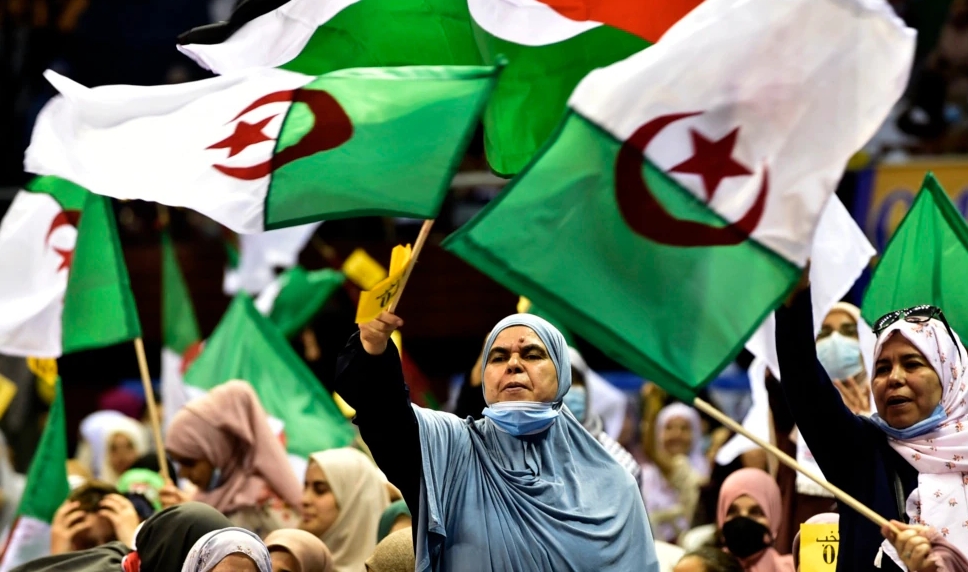 Législatives en Algérie: les islamistes rêvent de gouverner