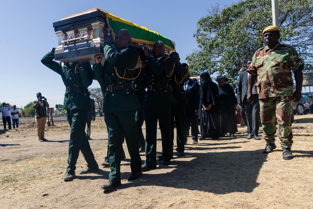 Zimbabwe : l’exhumation du corps de Robert Mugabe divise