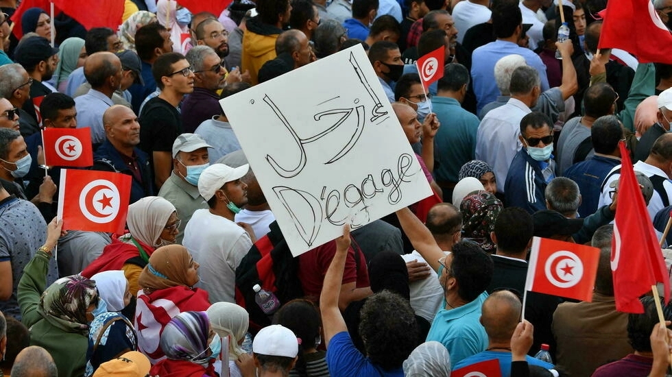 Au moins 6.000 manifestants à Tunis « contre le coup d’Etat » du président Saied