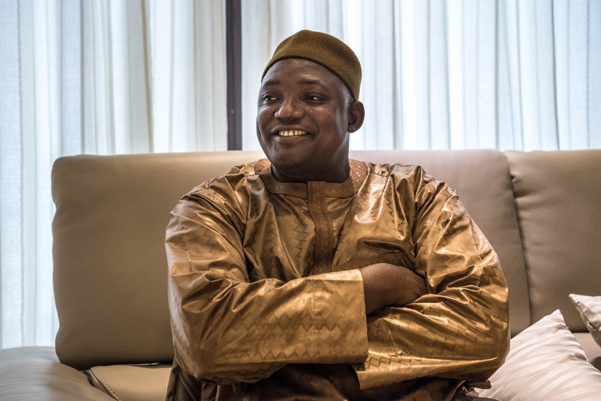 Gambie : Adama Barrow reçoit le rapport sur les crimes de l’ère Jammeh