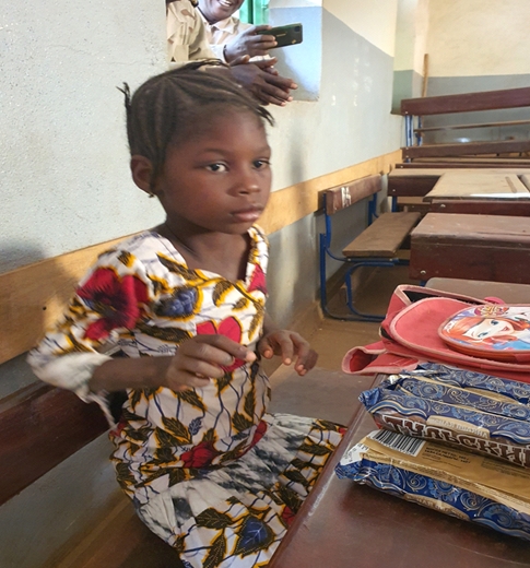 À la veille des fêtes, la Russie ravit les enfants maliens avec des cadeaux