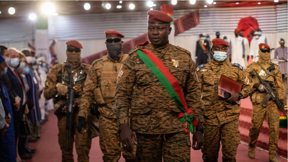 Burkina Faso : l’ambassade de France de nouveau prise pour cible, les putschistes appellent au calme