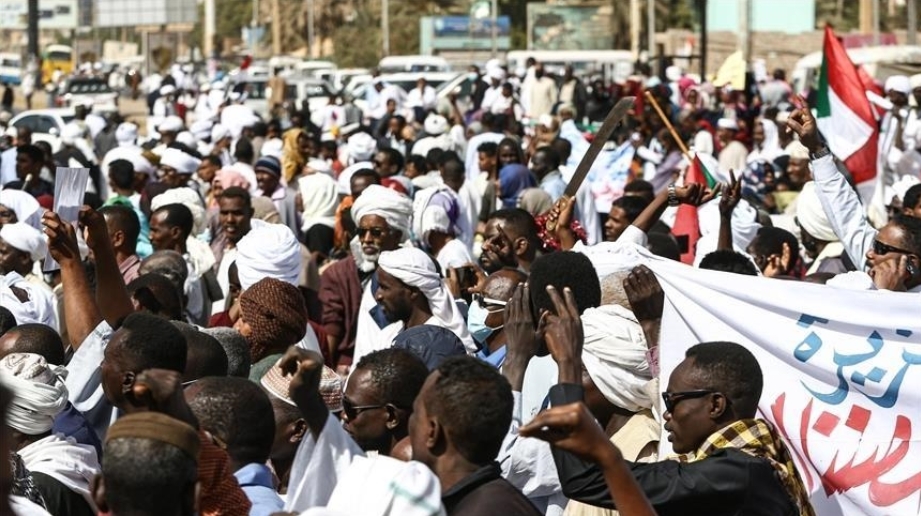 Khartoum : des milliers de personnes manifestent contre les répressions policières