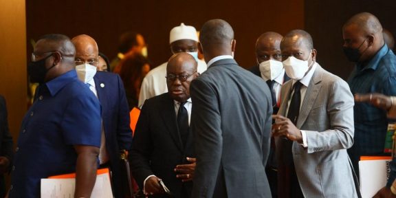 Nana Akufo-Addo et d'autres chefs d'État de la CEDEAO, à Accra, au Ghana, le 3 février 2022 - Copyright © africanews NIPAH DENNIS/AFP or licensors