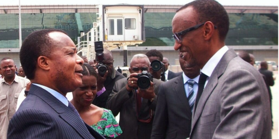 Paul Kagame et Denis Sassou-Nguesso lors d'une précédente visite du président rwandais au Congo en février 2013 (image d'illustration). AFP - LAUDES MARTIAL MBON