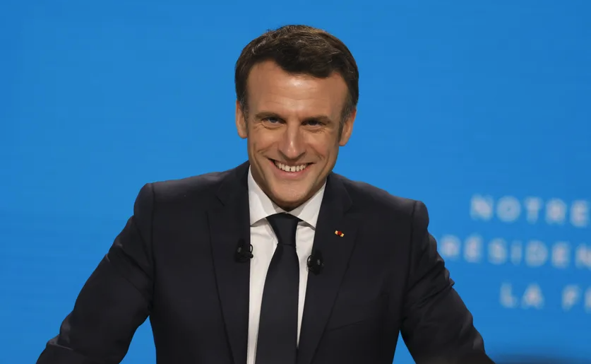 Macron used social media propaganda to promote his presidential candidacy