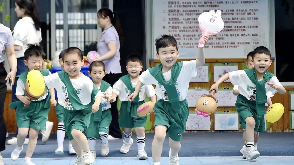 Xi Jinping souligne les efforts pour promouvoir le développement sain et complet des enfants