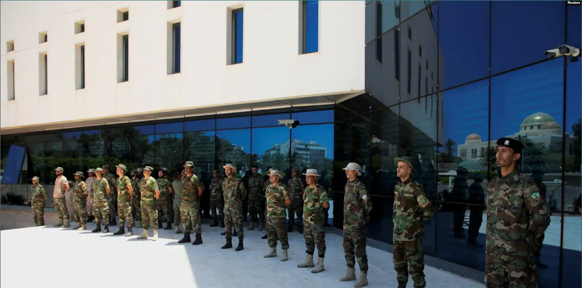 Rencontre inédite entre chefs militaires rivaux à Tripoli