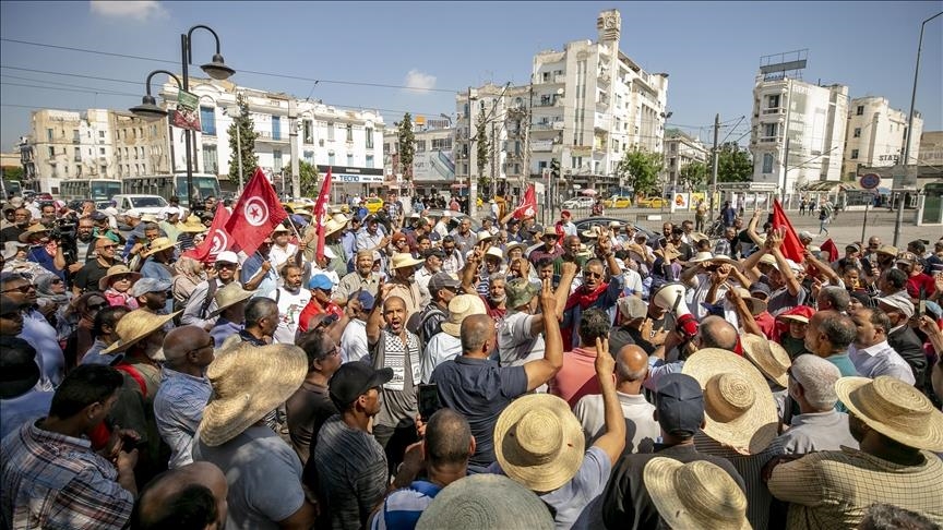 Tunisie: la version amendée du projet de Constitution fait peu de cas des lois, affirment des partis politiques