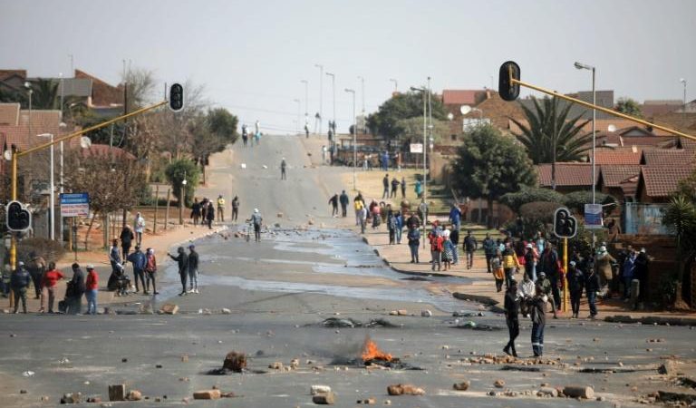 Afrique du Sud: quatre morts lors d’une manifestation contre la vie chère