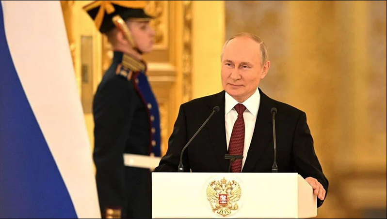 Vladimir Poutine à l’ambassadeur du Mali à Moscou: « La Russie va continuer à apporter tout son soutien au peuple malien »
