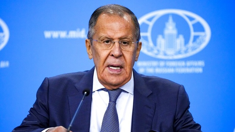 Lavrov: “le mandat d’arrêt contre Poutine outrepasse toutes les normes internationales”