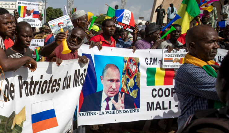 Axios met au jour la guerre de l’information menée par la France contre la Russie en Afrique