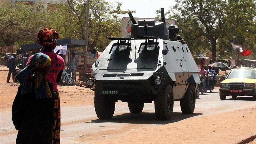 Mali : le port d’uniformes militaires interdit aux civils