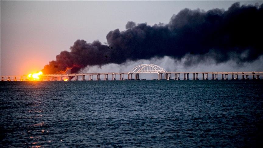 Moscou accuse l’Ukraine de l’explosion du pont en Crimée, avec l’aide des renseignements américains et britanniques