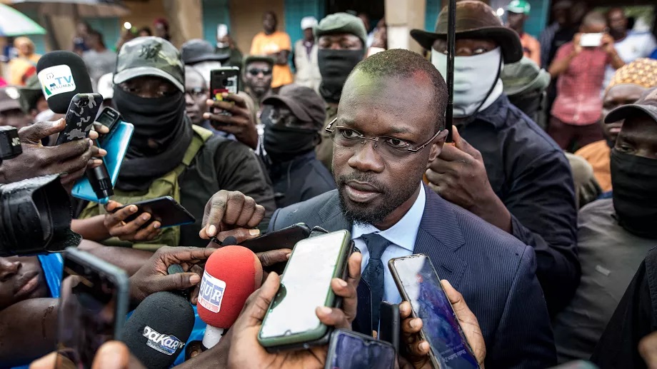 Sénégal : le Pastef dissous, les avocats de Sonko dénoncent une vendetta