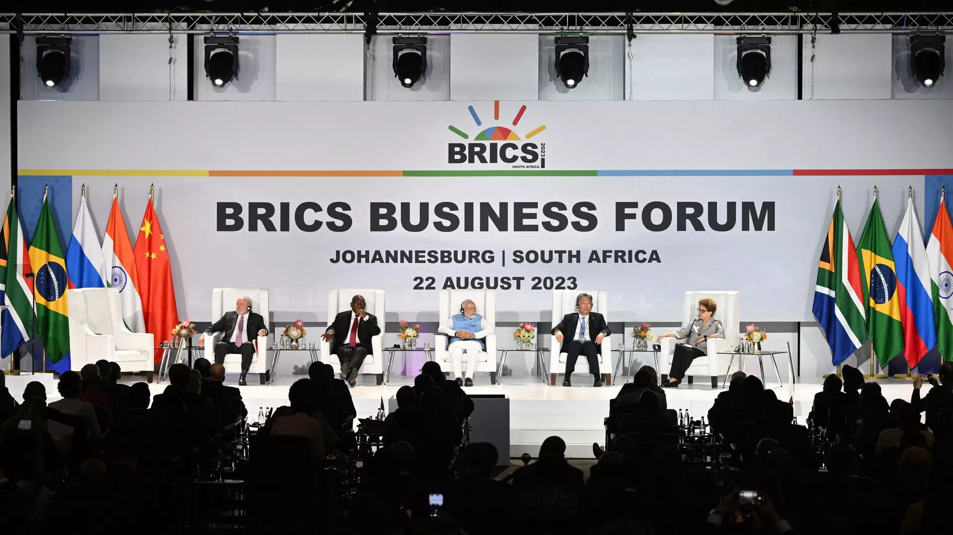 Pourquoi les BRICS ont besoin d’une monnaie commune? Réponse d’un homme d’affaires sud-africain