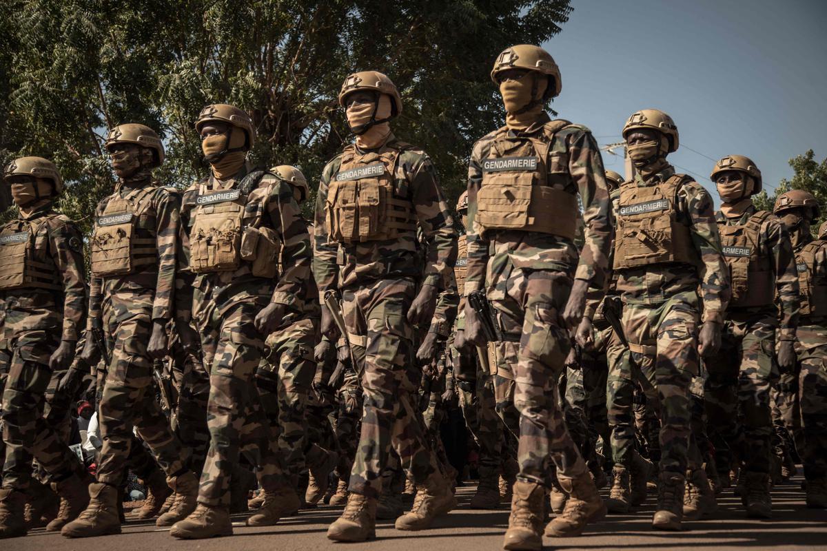 Attaques contre des postes de l’armée malienne dans le nord et l’ouest