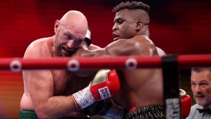 Boxe : le Britanique Tyson Fury bat le Camerounais Francis Ngannou par decision des arbitres