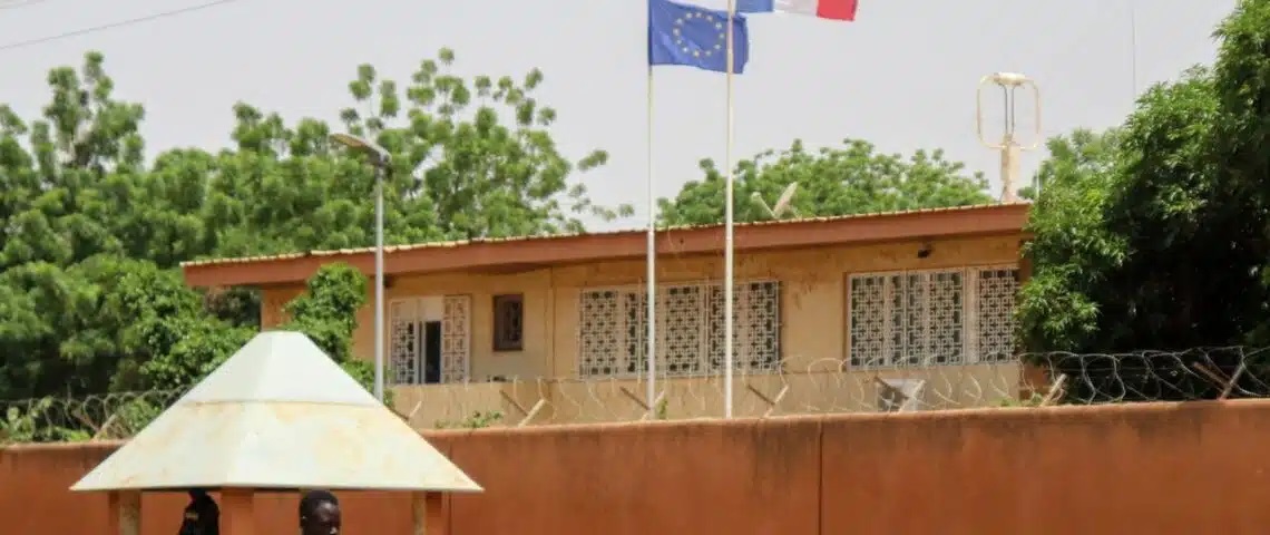 La France ferme officiellement son ambassade au Niger
