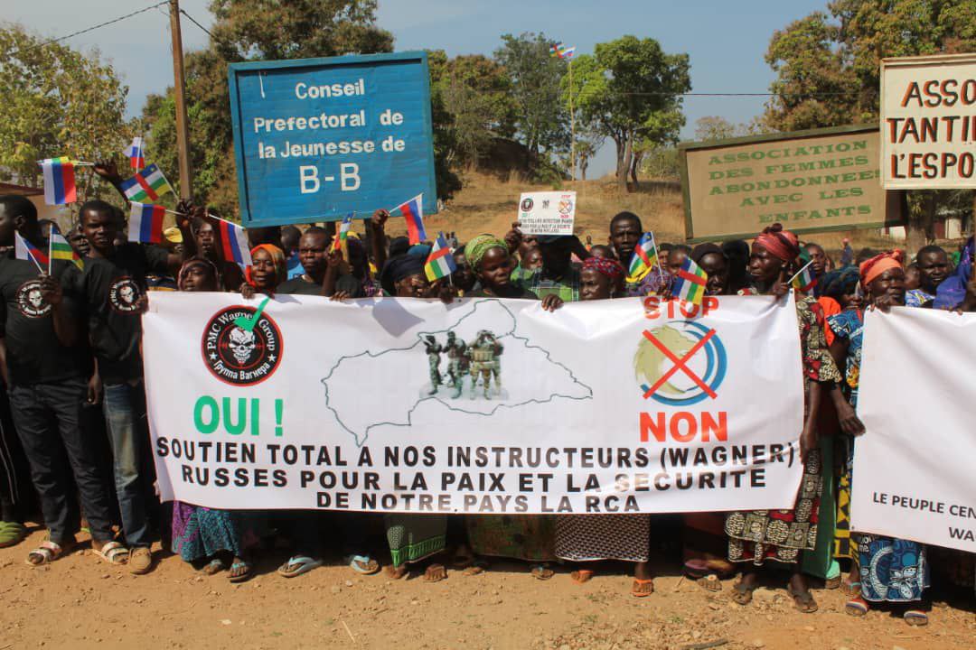 Burkina Faso : Mobilisation populaire en soutien aux instructeurs russes arrivés à Ouagadougou