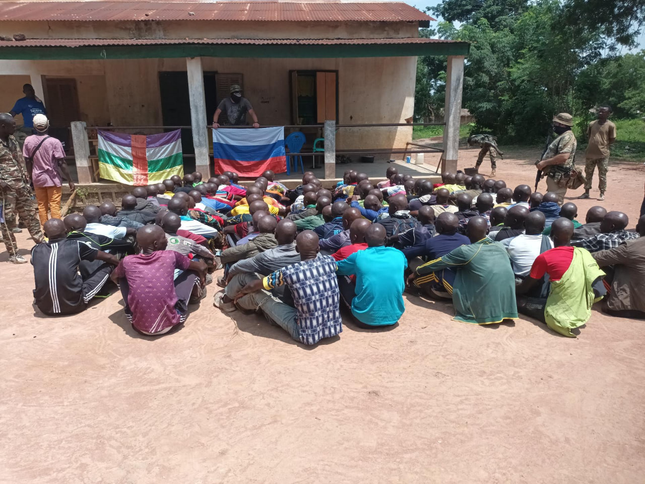 Antibalaka voluntary disarmament continues in Kuango