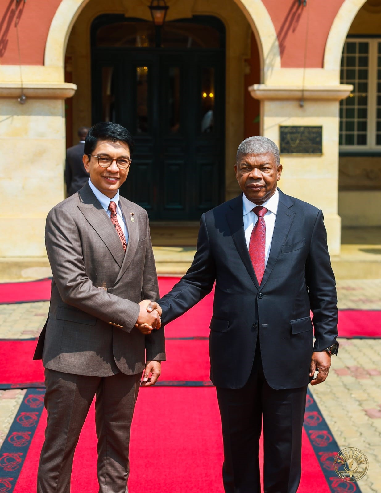 Visite d’État : Madagascar scelle des accords de coopération pleine de promesses  avec l’Angola.