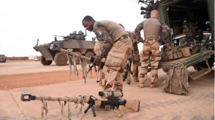 En France, un conseil de défense sur la stratégie française en Afrique